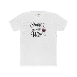 Camiseta "Tomando un poco de vino" / Ilustración de copa de vino, tipografía cursiva