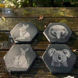Posavasos de pizarra personalizados: formas hexagonales, cuadradas y circulares – Diseños personalizados con foto, nombre o frase.