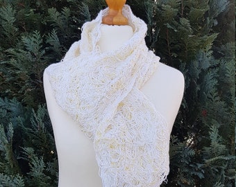 White and yellow scarf