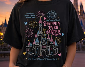 Camiseta Happily Ever After Comfort Colors, camiseta de fuegos artificiales de Magic Kingdom, camiseta inspirada en el castillo de los parques Disney, camiseta para vacaciones familiares en Disney