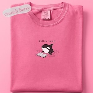 Camiseta bordada Killer Read Orca, camiseta para amantes de los libros con temática oceánica, colores cómodos, regalo para lectores de playa, camiseta playera para amantes de los libros, camiseta BookTok imagen 6