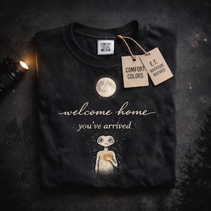 Camiseta Comfort Colors inspirada en la aventura de E.T., camiseta con estampado de película vintage.