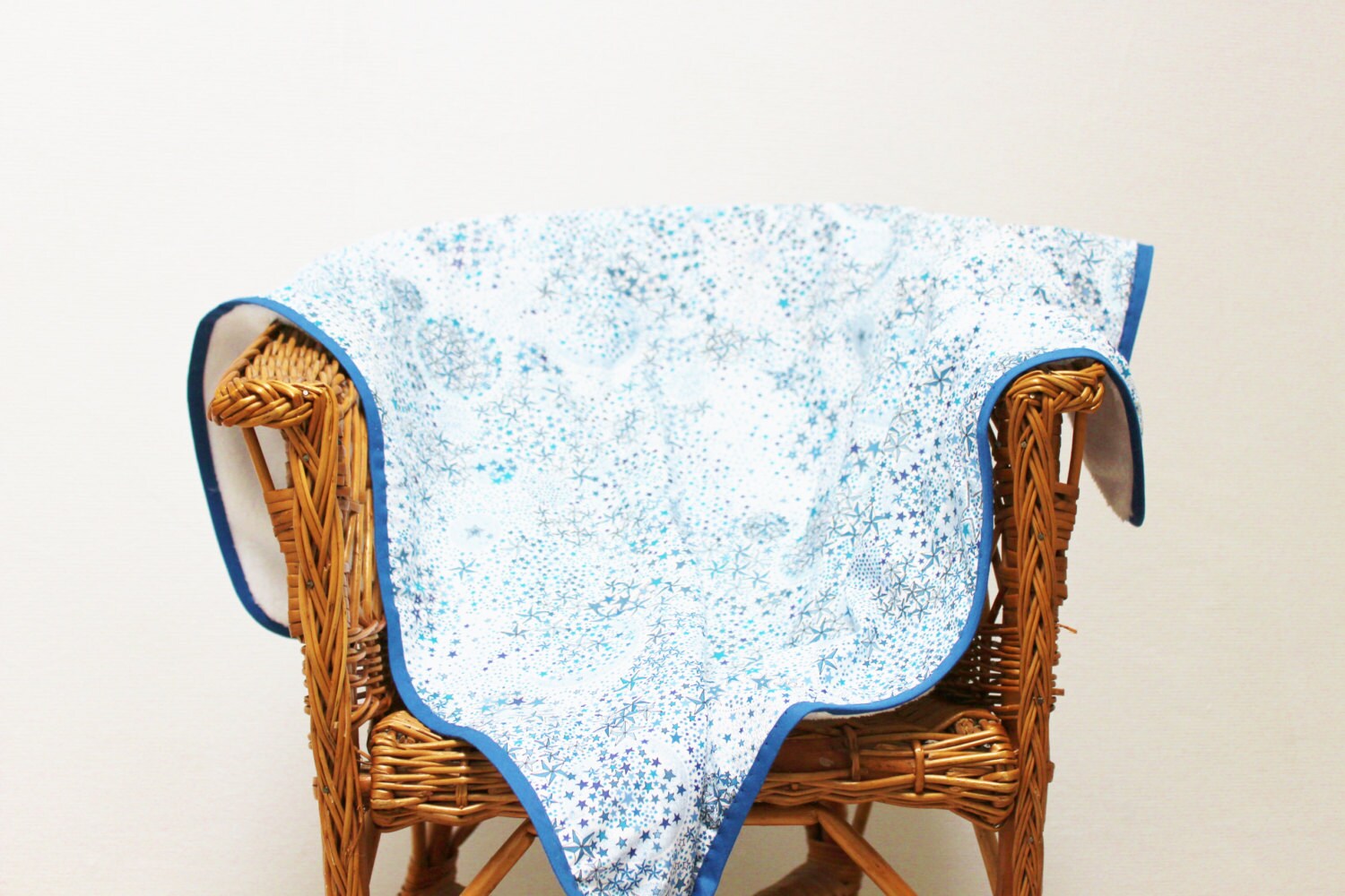 Couverture Enfant en Liberty Adelajda Bleu et Polaire Doudou Blanc - sur Commande