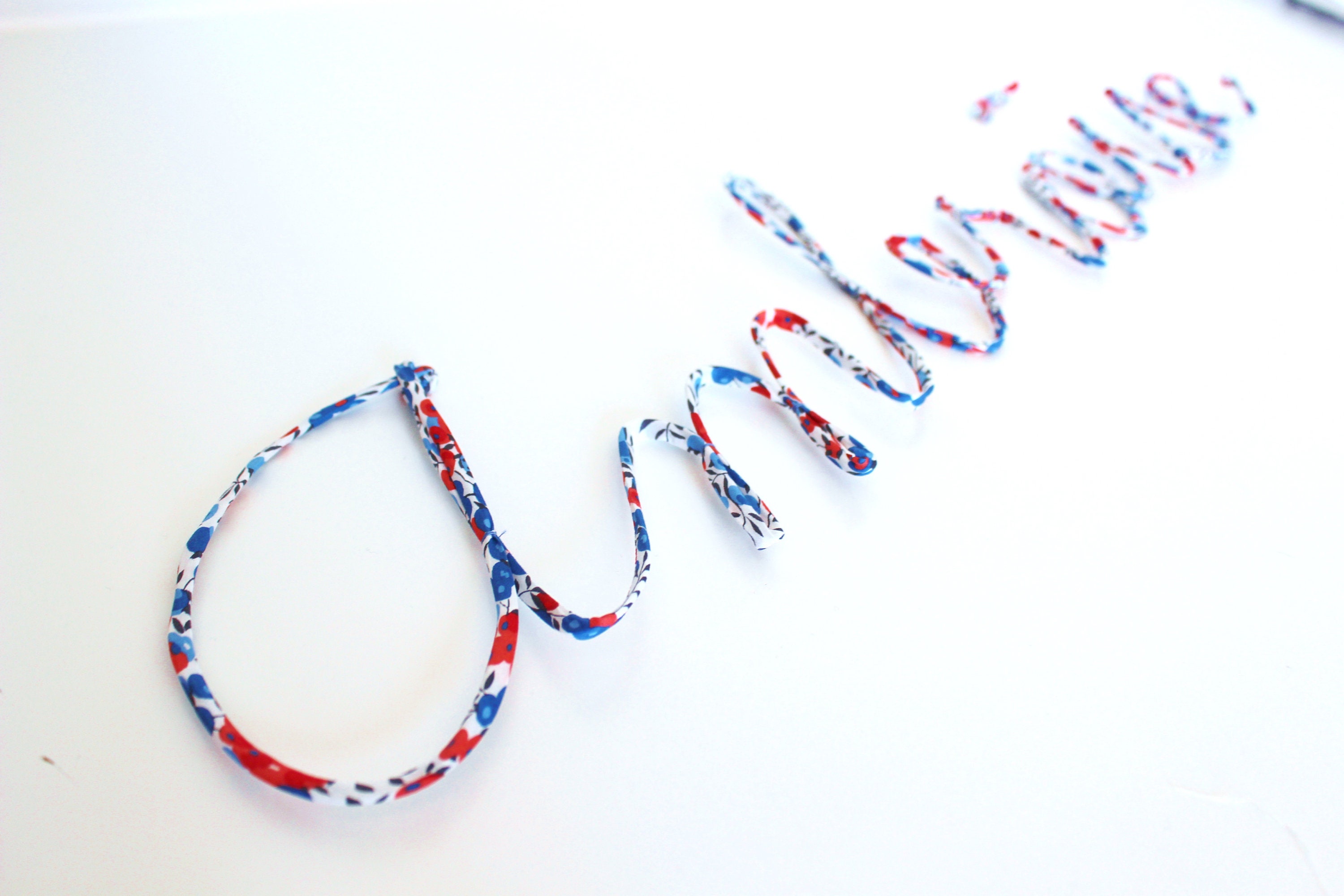 Prénom en Fil de Fer et Liberty Wiltshire Marianne - sur Commande