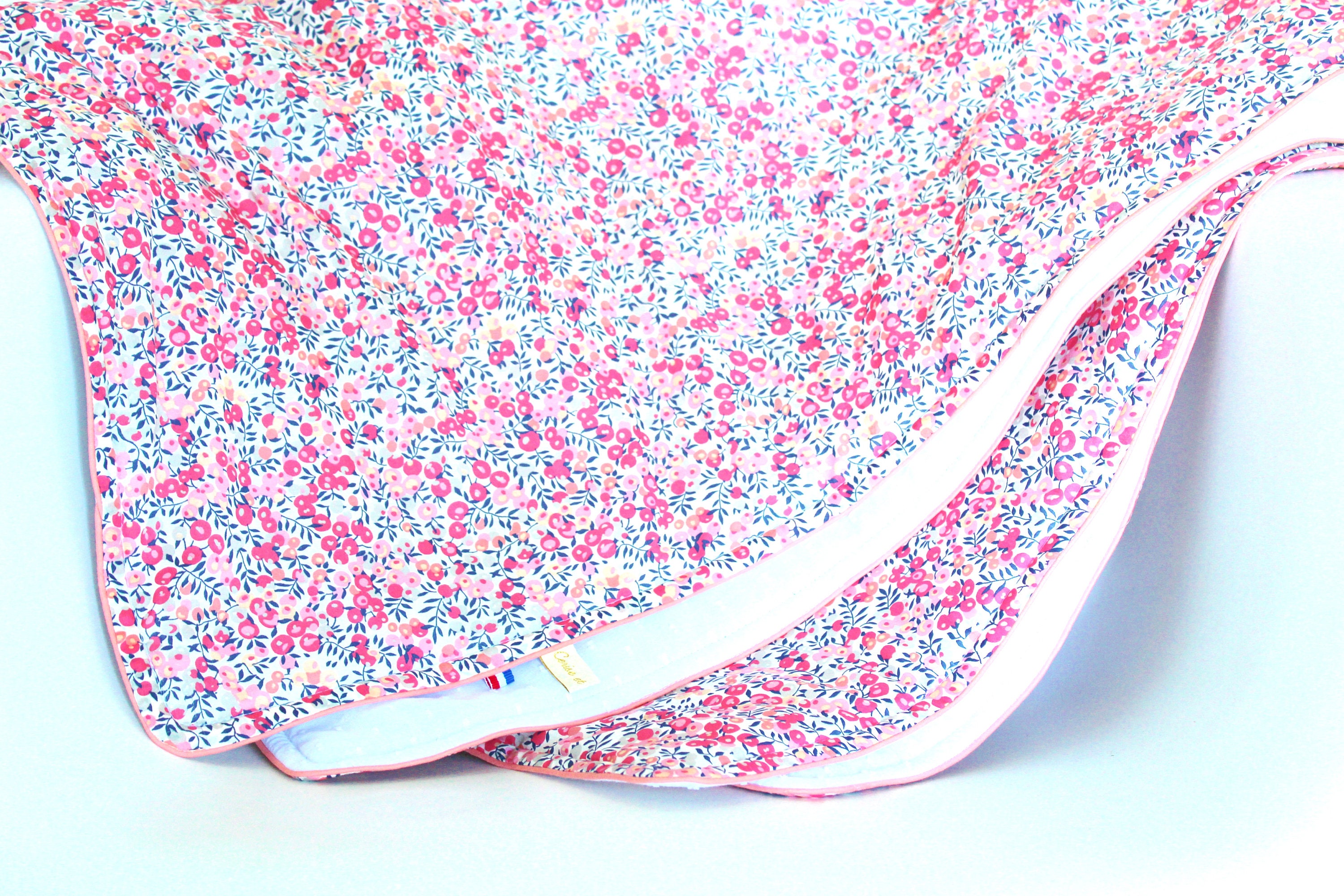 Couverture Enfant en Liberty Wiltshire Pois de Senteur et Plumetis Blanc - sur Commande