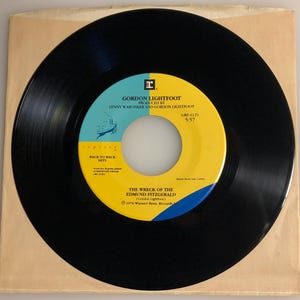 Gordon Lightfoot / The Wreck of The Edmund Fitzgerald / Reprise 45 rpm / Mint