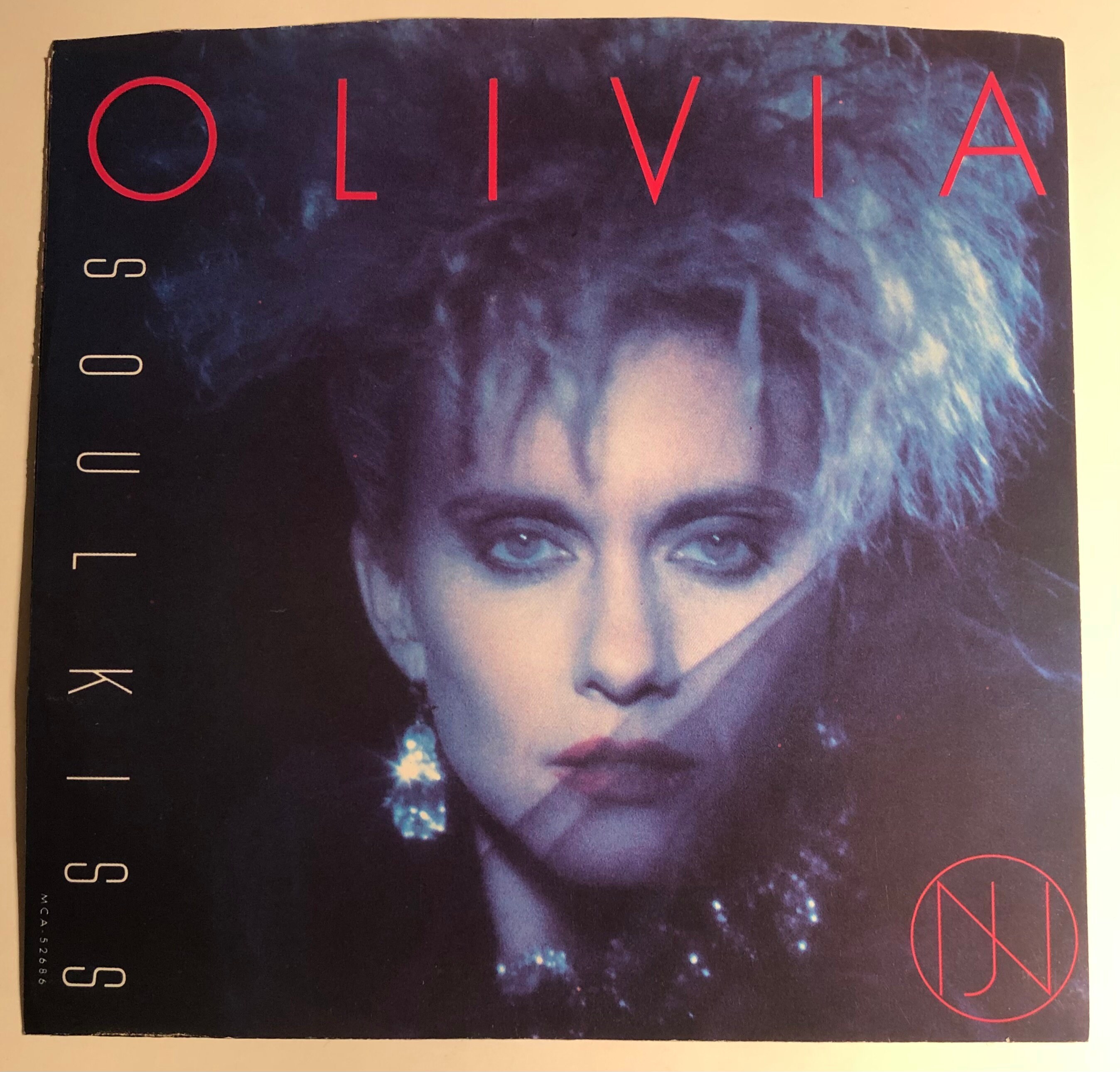 Olivia Newton-john / Soul Kiss and Electric / MCA Original 1985 45