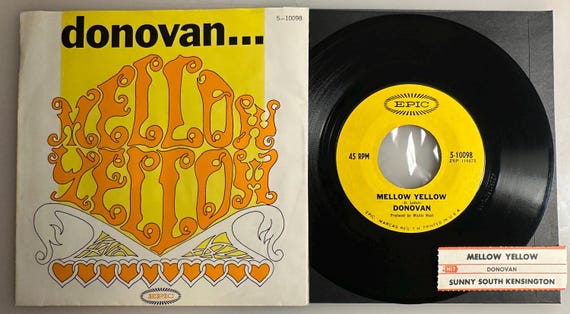 Donovan / Mellow Yellow / Epic 1966 45rpm W Picture Sleeve / NM+