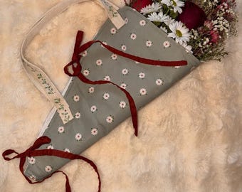 Handmade Floral Bouquet Bag, Embroidered Daisy Cotton Flower Carrier, Farmers Market Tote