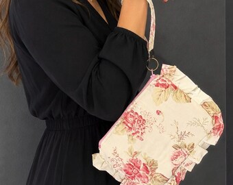Quilted Zipper Pouch, Pencil Case, Cosmetic Bag, Clutch, Floral Makeup bag, Wristlet, Handmade