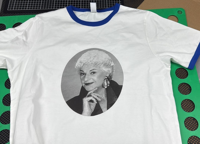 T-Shirt Bea Arthur porté par Deadpool Ryan Reynolds tee golden girls image 2