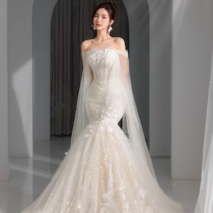chinese dress ladies White Long Sleeve Lace Round Neck Backless Mermaid Wedding Dresses, MW242 main image 1