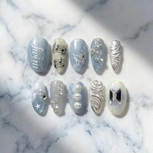 Uñas postizas hechas a mano inspiradas en BTS Swim: Océano Azul y Partitura Musical