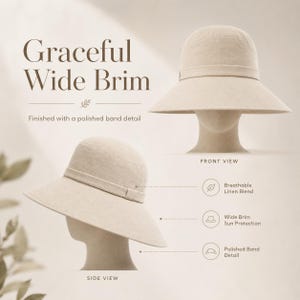 Può includere: Un cappello beige a tesa larga mostrato di fronte e di lato. Il testo recita Graceful Wide Brim, Finished with a polished band detail, Breathable Linen Blend, Wide Brim Sun Protection e Polished Band Detail. Il cappello ha una fascia.