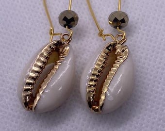 Orecchini A Goccia Boho Con Conchiglia Cowrie E Perla – Vintage, Fatti A Mano, Per Donna – Colore Oro - 2