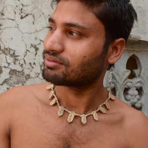 Hare Krishna 16 Leaf Hand Carved Tulsi (Tulasi) Kanthi Necklace Hare Krishna Maha Mantra Chant from Vrindavan TN0002