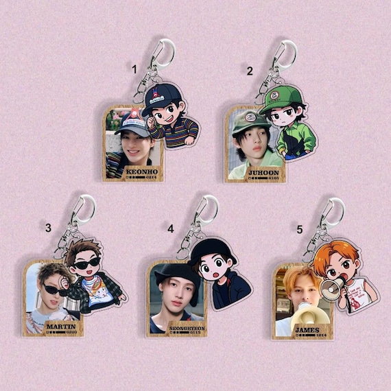 CORTIS ソウルコン　ツアー　グッズ　キーリング　TNT ver. CORTIS Kpop Fan Gift Member Photo Keychain - Etsy