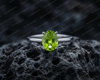 Natuurlijke peridootring, ovale edelsteen van 8 x 10 mm van 925 sterlingzilver