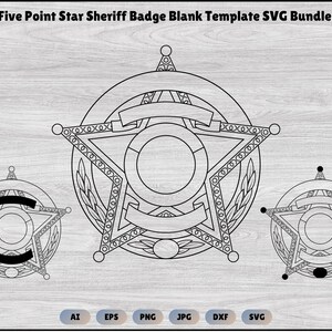 Op de afbeelding: Zwart-wit SVG-bundel met drie sjablonen voor sheriff-badges. De badges hebben een vijfpunts sterontwerp met een cirkelvormig midden, een banner en decoratieve elementen. De tekst "Five Point Star Sheriff Badge Blank Template SVG Bundle" staat bovenaan.
