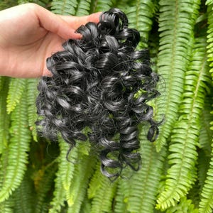 Black Synthetic Hair Topper, 7x8cm Clip in Wiglet for Thinning Crown, 25cm Colored Fake Hair Top Piece, 10" Volumizing Hairpiece