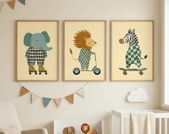 Juego de 3 láminas decorativas para habitación infantil con temática de safari sobre hielo: cebra en monopatín, elefante en patines y león en scooter. Decoración para habitación de niño. Descarga digital.