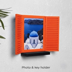 3D Printed Window Photo Frame with Key Holder, Decorative Wall Hanging Key Rack, Unique Entrance Decor, Cute Housewarming Gift