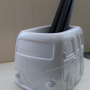 Organizer, Stiftehalter – VW-Bus aus handgefertigtem Kunstharz