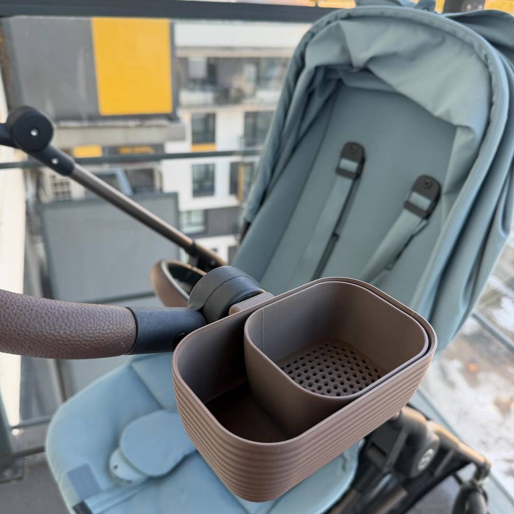Stroller snack holder