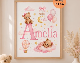 Arte personalizado en acuarela con el nombre de una niña / Decoración de pared para la habitación del bebé con osito de peluche / Regalo celestial de luna y estrellas para padres primerizos (Descarga digital)