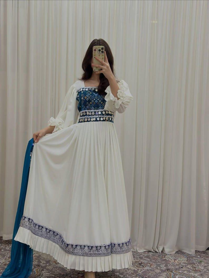 white maxi dress with blue embroidery A-line Dark Navy Spaghetti Straps V-neck Lace Prom Dresses