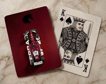 Carta de póker Ferrari SF-25, estilo clásico, minimalista. Carta de póker Charles Leclarc Ferrari Car Poker Card, baraja de póker Ferrari minimalista.