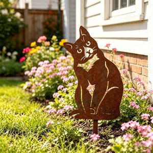 Rusted Metal Sitting Cat Garden Stake, Kitty Silhouette Yard Art|Lawn Decor|Cottagecore Flower Bed Marker|Outdoor Ornament|Gift For Gardener