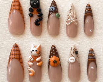 Uñas postizas acogedoras para otoño, uñas 3D con diseño de gato otoñal, diseño de calabaza a cuadros marrones