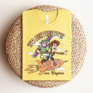 Toy Story Buzz Lightyear Woody T-Shirt, To Infinity and Beyond Tee bild 5
