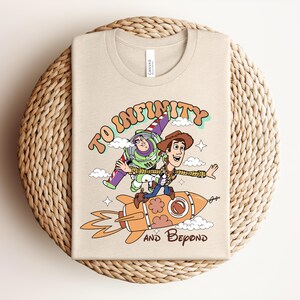 Toy Story Buzz Lightyear Woody T-Shirt, To Infinity and Beyond Tee bild 9