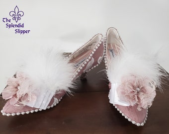 Versandfertig - Handdekorierte Rokoko-Schuhe, Marie-Antoinette-Schuhe, Cosplay-Schuhe in Mauve Pink + Weißer Spitze - Größe 8,5M 9M