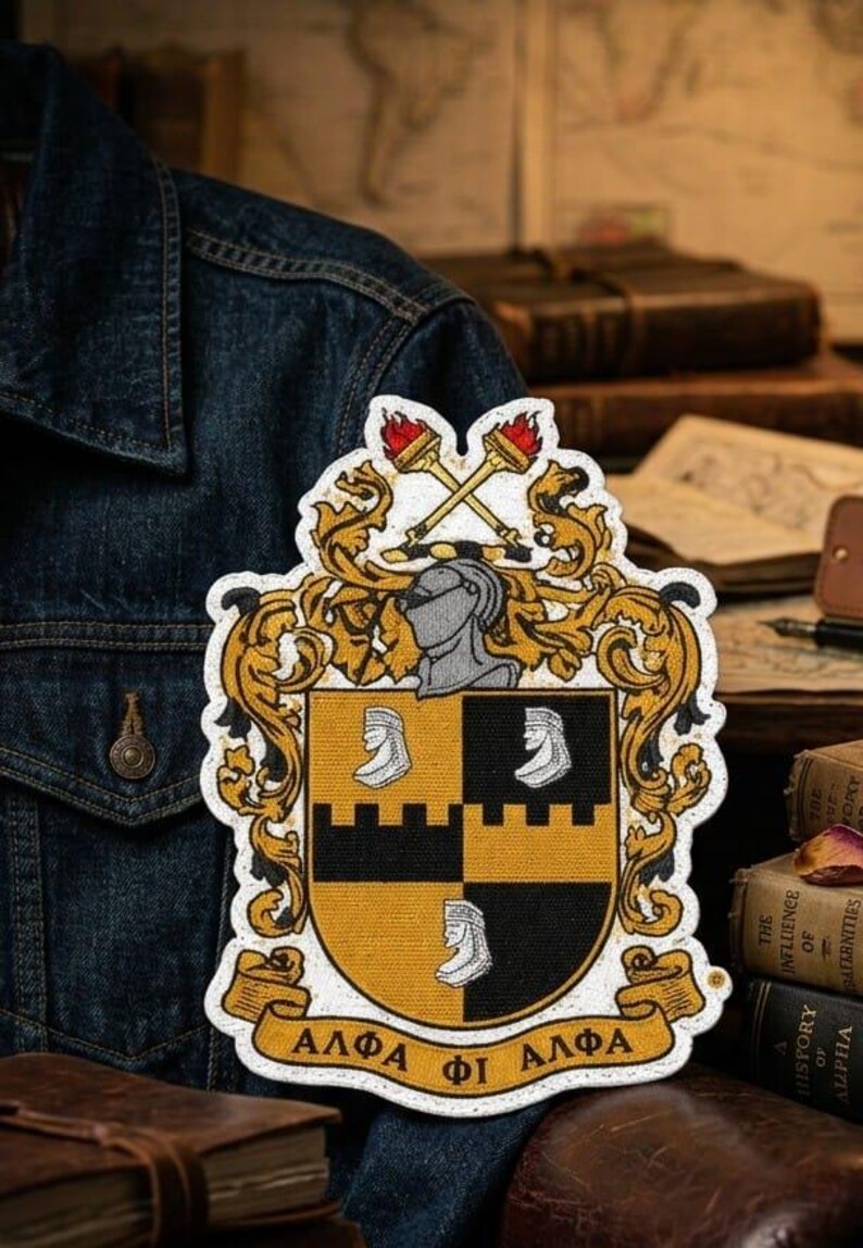 Parche bordado con el escudo de Alpha Phi Alpha, insignia de antorchas ...