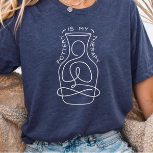 Minimalist Pottery Shirt, Line Art Ceramic Tee, Aesthetic Clay Lover Gift, Modern Pottery Design, Pottery Artist T-Shirt, Simple Pottery Tee