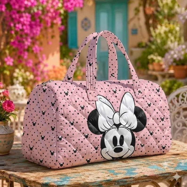 Bolsa de viaje rosa de Minnie Mouse de Disneyland, bolsa de fin de semana acolchada para mujer, bolsa de viaje para Disneyland, bolsa a juego para vacaciones familiares. imagen 1