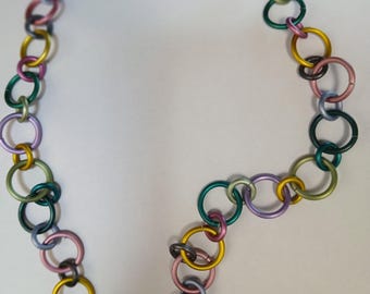 Collar creativo de aluminio de Sylvi Harwin
