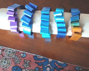 Handcrafted Adjustable Aluminum Bracelet: Artisan Colorful Jewelry