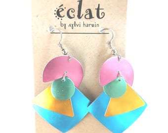 Pendientes colgantes de aluminio anodizado brillante, ligeros como plumas, del artista Eclat CA.