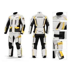 Puede incluir: Traje de moto blanco y negro con detalles amarillos. El traje incluye múltiples bolsillos, paneles de ventilación y cremalleras y ajustadores de pierna. El logotipo de Klim es visible.