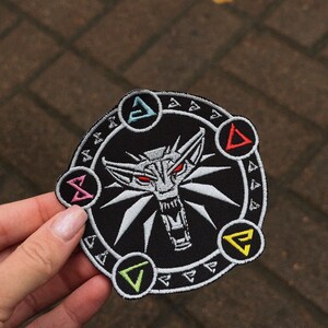 Wolf Medallion Embroidered Patch