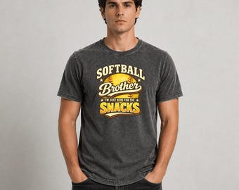 Camiseta divertida retro para hermanos aficionados al sóftbol: "Solo estoy aquí por los bocadillos", regalo para hermanos aficionados al sóftbol, camiseta gráfica divertida para amantes de los bocadillos.