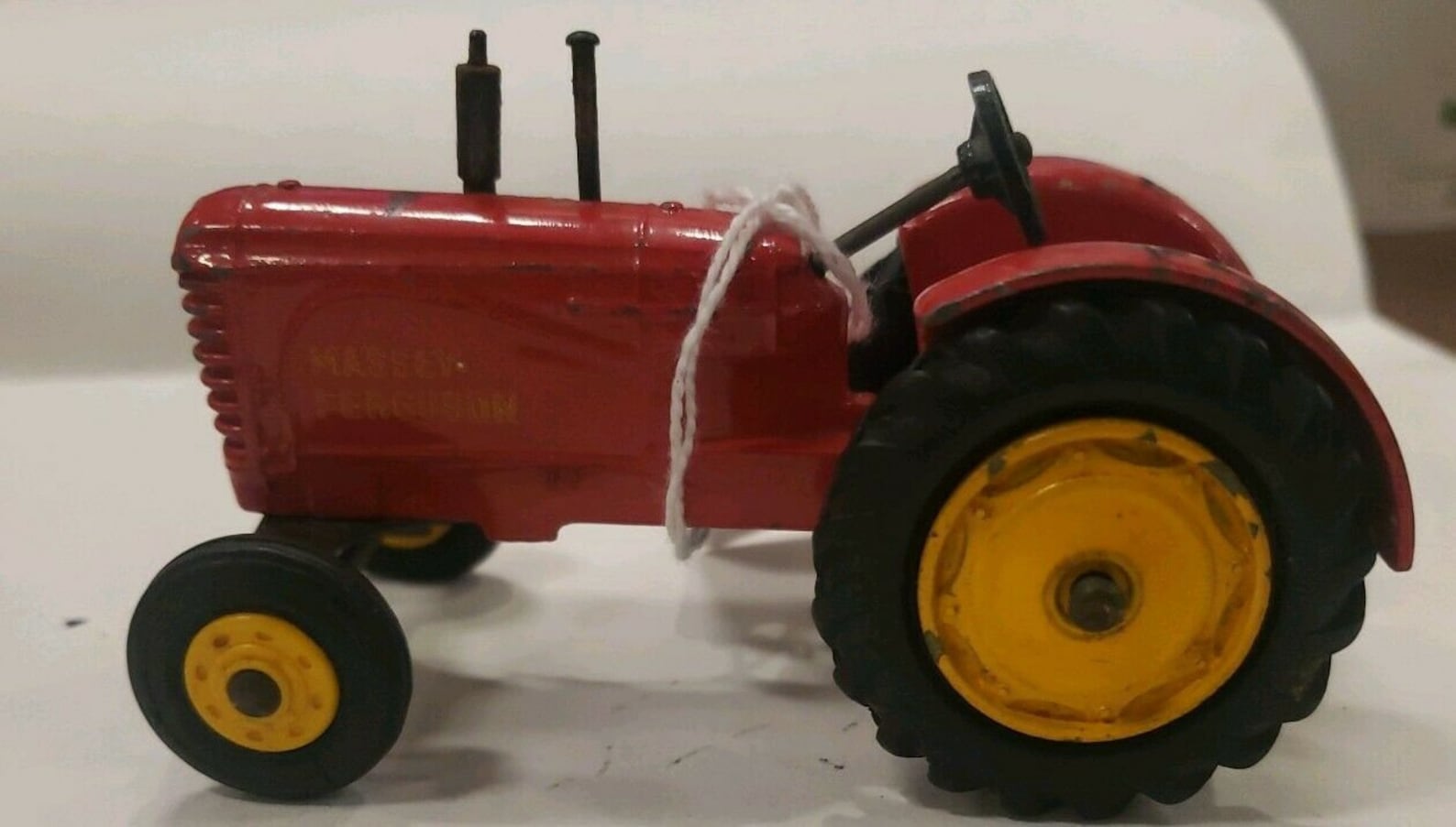DINKY TOYS MASSEY HARRIS TRACTEUR D'ORIGINE N°300