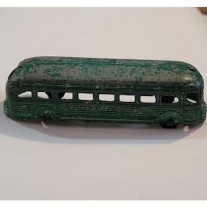Tootsietoy Greyhound Lines Bus Green Vintage Toy Metal 6 inch