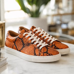 Zapatillas de piel de serpiente pitón: Zapatos hechos a mano, calzado que marca tendencia.