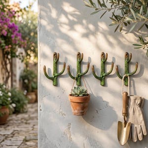 Gancio decorativo a forma di cactus verde per la parete – Appendiabiti a forma di pianta di saguaro in lega di zinco, originale e stravagante, ideale per asciugamani da bagno, cappotti o per organizzare gli oggetti della cameretta.