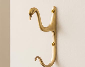 Gancho de parede duplo em formato de cabeça de cisne dourada – Cabide em cobre maciço em formato de pássaro para organizar casacos pesados, panos de prato e bolsas.